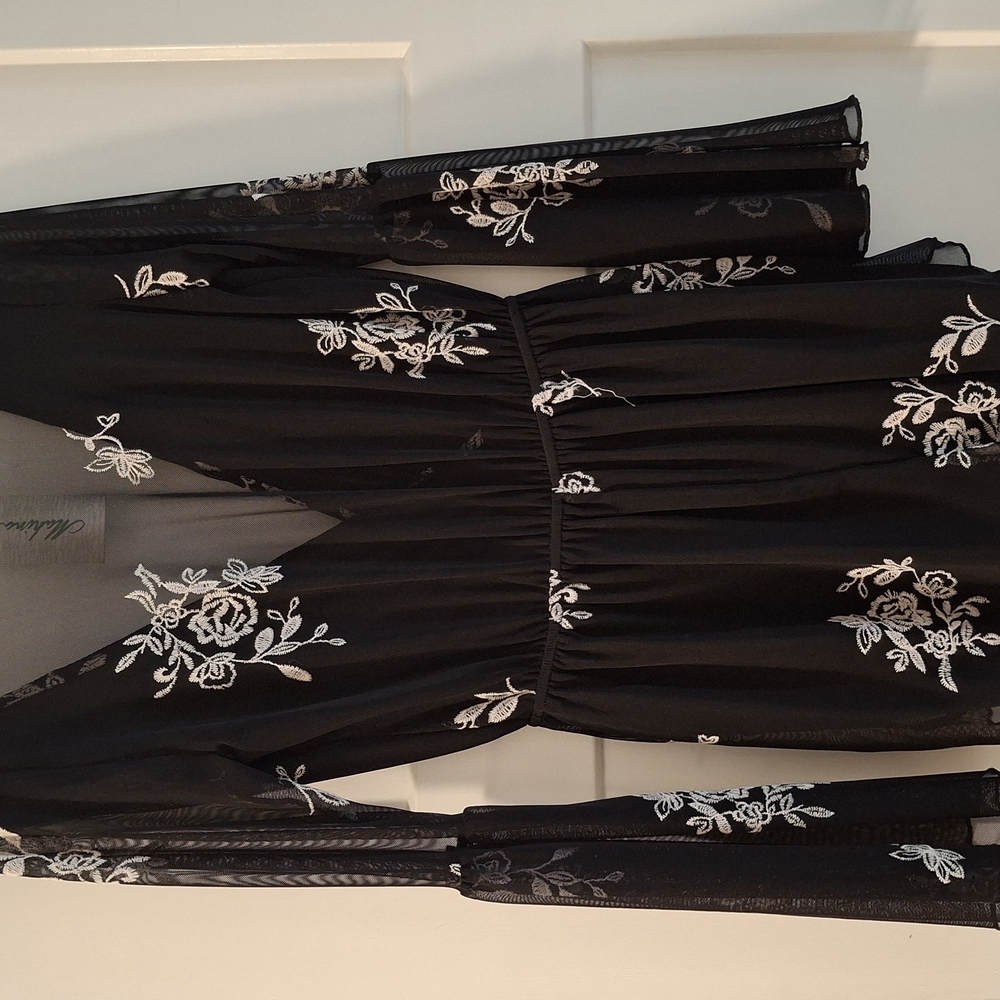 Black Floral Embroidered Romper New w tags - Picture 2 of 2